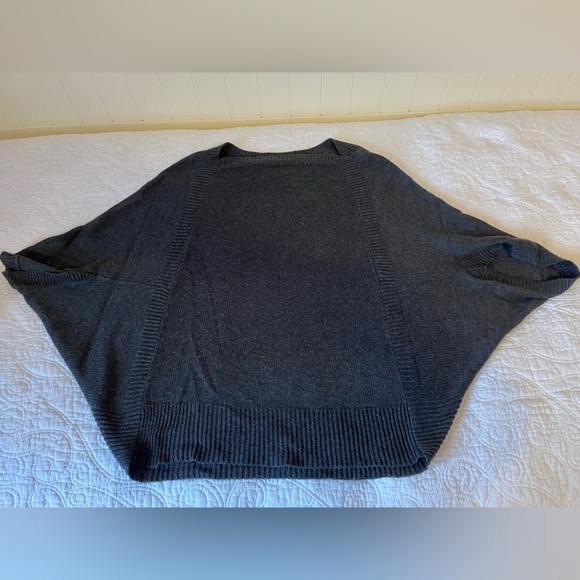 Ann Taylor sweater - Picture 1 of 10